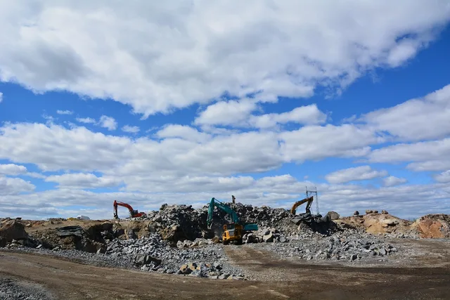 building infrastructure, building maintenance, earthworks, heavy construction, earthworks, earthworks, earthworks, earthworks, earthworks. Organizzare la manutenzione e il facility management di un sito